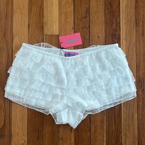 Edikted white lace bloomer short